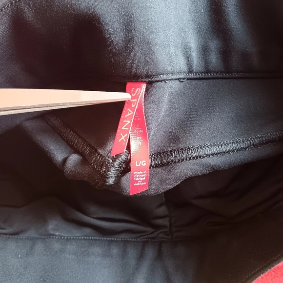 SPANX The Perfect Black Pants Women's Large Cropped Flare - Picture 7 of 8